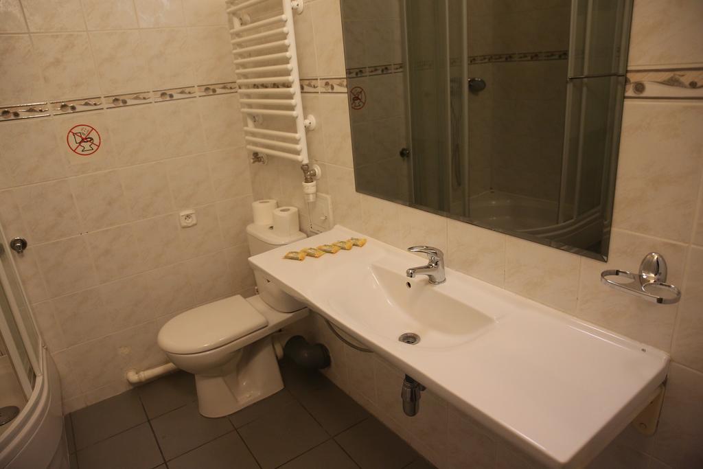 Roskosz Zespol Dworsko Parkowy Bed & Breakfast Biala Podlaska Bagian luar foto
